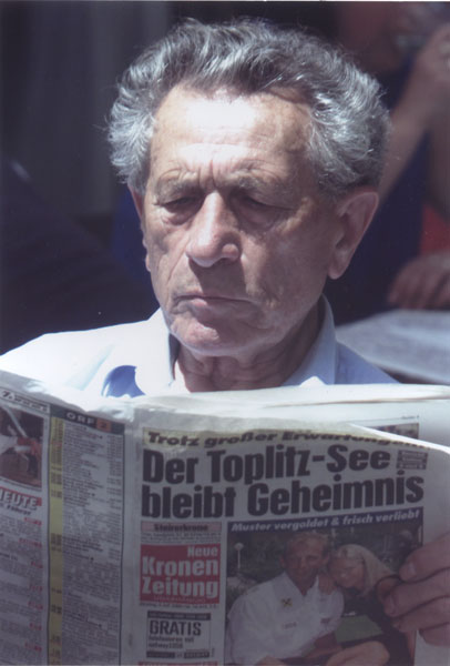 A. Burger - ... padìlané bankovky ležely pod hladinou 57 let v hloubce 56 metrù, Neue Kronen Zeitung, 4. 7. 2000.